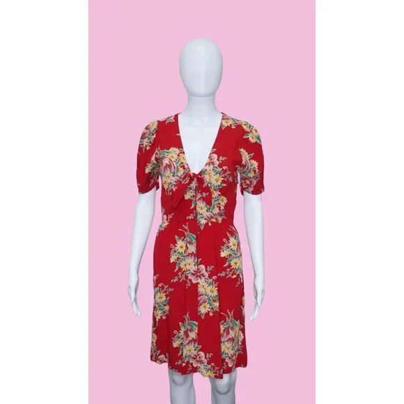 1996 RUNWAY. BETSEY JOHNSON Spring/Summer 1996 Cherry Red. 1940s Style. Floral R